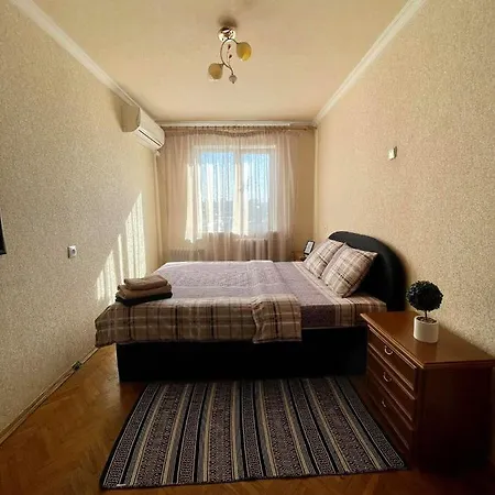 Comfortable One Beds With View For Independent Sqr Apartment *