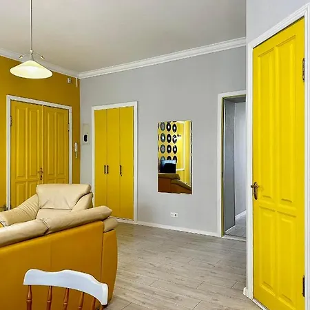 Comfortable One Beds With View For Independent Sqr *