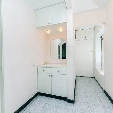 Apartment Comfortable One Beds With View For Independent Sqr *